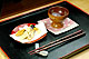 おつまみと一緒に--ひょうたん盃ぐいのみ（赤）